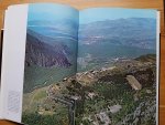 Andronicos, Manolis - Delphes (Delphi) - met grote overzichtskaart van alle belangrijke sites