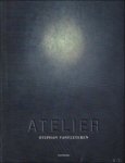 Ilja Leonard Pfeijffer / Stephan Vanfleteren - Atelier  Stephan Vanfleteren.  ENG.
