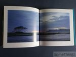 Coll. / Ralph Talmont (photographs). - Legends of the land. Living stories of Aotearoa as told by ten tribal elders.