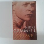 Gemmell, Nikki - Cleave