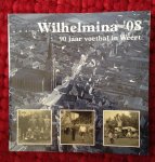 Deben, Maikel, Cor Peunis - Wilhelmina '08 . 90 jaat voetbal in Weert