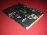 Arie Wilschut - De tijd van wereldoorlogen en crisis 1900-1950 - Kleine geschiedenis van Nederland