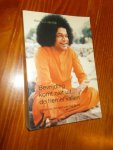 DIJK, WIM G.J. VAN, - Bevrijding komt niet uit de hemel vallen. Leven en leringen van Sai Baba.
