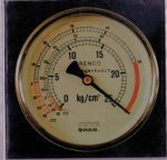 Ritchie, Mike - Ward, Jonathan [voice]. - GAUGE: Mike Ritchie. AS NEW/SIGNED.