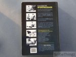 Snellenberg, Willem. - Handboek sportmassage. Alles over: bevordering van de algemene gezondheid, functieonderzoek doen, behandelplan opstellen, masseren, tapen en bandageren, leefstijladviezen geven, eerste hulp, toegepaste anatomie en fysiologie.
