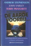 Stephenson, Andrew , John Varley & Terry Pratchett - De aarde voorbij... Nachtwacht. Rode lijn met Ophiuchi. Delven