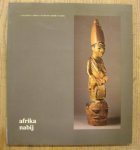 LEYTEN, HARRIE. & SIMHOFFER, KEES. - Afrika nabij. Catalogus Afrika-Centrum Cadier en Keer.