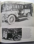 Montagu of Beaulieu, Lord & G.N. Georgano - Early Days on the Road - An Illustrated History 1819-1941