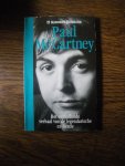 Deurwaarder Carola & Har van Fulpen voor Margriet - Paul McCartney - Het onthullende verhaal van de legendarische ex-Beatle.