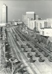 Schneider (fotografie) - Persfoto. Parade der NVA (Nationale Volks Armee) t.g.v. 30-jarig bestaan van de DDR op 7 oktober 1979 op de Karl Marx-allee in Berlijn.