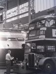 Green, Oliver en Rewse-Davis, Jeremy - Designed for London.  150 years of transport design