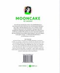 Zeeuw , Jonneke de . [ ISBN 9789082834352 ] 2219 ( De boekenlegger is aanwezig . ) - Mooncake . ( Het bakboek: van Bolo di Pistacho tot Medovik & Fantacake. ) Voor dit boek reisde Jonneke de Zeeuw alias Mooncake dwars door ons land en kroop ze diep in de ovens van Nederlandse huishoudens. Daar vond ze 50 ongekende taarten, cakes en -