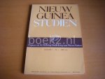Orgaan van de Stichting Studiekring voor Nieuw-Guinea - Nieuw Guinea Studien [Jaargang 1. nr. 2. april 1957]
