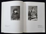 Wierts, Henk (samenst.) - Photographieën & Dynastieën / Beroepsfotografie in Groningen 1842-1940