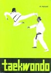  - TAEKWONDO - DO -  H. Holvast - uitgeverij Hovens Greve, gebonden hardcover, 207 blz..