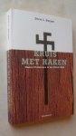 Bergen Doris L. - Kruis met haken / Duitse Christenen in het Derde Rijk