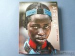 Bloom, Steve. - Afrika. Een visuele reis door een intrigerend continent.