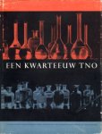 Forbes, R. S.L. Mansholt, D. Kamp (tekst), Paul Huf (fotografie) - Een kwart eeuw TNO 1932-1957. Gedenkboek bij de voltooing van de eerste 25 jaar werkzaamheid van de organisatie TNO op 1 mei 1957