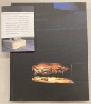 BOUDEWIJN BÜCH, LUC DAELEMANS [FOTOGRAFIE], DION BOODTS[ VORMGEVING], - De kiezen van de keizer. Een reis in de tijd van Katwijk over Antarctica naar Tongeren: of hoe een scherf haar verhaal vertelt, en nog tientallen verbergt.