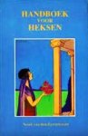 Eerenbeemt , Noud van den . [ isbn 9789064580888 ] 0113 - Handboek  Voor  Heksen . ( Een hedendaagse interpretatie van aloude tradities als richtlijn voor de moderne Heks . ) Al lang voor de middeleeeuwen werden heksen door velen heimelijk geraadpleegd. Heksen waren befaamd om hun kennis van de natuur -