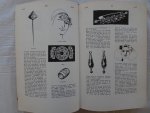 Ghijsen, H.C.M.. - Woordenboek der Zeeuwse dialecten; bijeengebracht door de Zeeuwse Vereniging voor Dialectonderzoek.