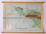 Bakker, W. en Rusch, H. - Schoolkaart / wandkaart van Nederlands Nieuw Guinea