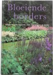 Voskuil Julia - Bloeiende borders Meer dan 200 bloeiende vaste planten voor de border