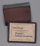 C. Jetses - Letterdoosje wordt geleverd bij Hoogeveen s verbeterd leesplankje (kartonnen oorlogsuitvoering)