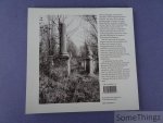 Paul Joyce. - A Guide to Abney Park Cemetery.