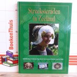 Mol, Sina - Mol, Wim (foto's) - Streeksieraden in Zeeland - Zuid Beveland en Zeeuws Vlaanderen, het land van Cadzand, Axel en Hulst