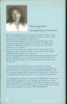 Moor, Margriet de  .. Omslagontwerp Pieter van Delft   .. Auteurs  foto Ronald Hoeben - Eerst grijs dan wit dan blauw