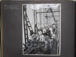 Bruijn, Ab de (fotografie). - Fotoalbum. "Ter herinnering aan de uitgevoerde herstel- en Baanverzwaringswerken van de spoorlijn Dordrecht-Willemsdorp 1945-1946".