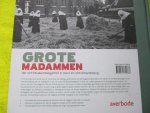 Triest, Monika,  Guido Van Poucke & Cecile Vanooteghem. - Grote madammen. Het Sint-Elisabethbegijnhof in Gent en Sint-Amandsberg.