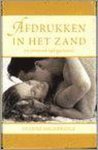Dianne Highbridge - Afdrukken In Het Zand
