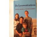 Angus, Maisie & Travers McNeice, en Oakley - De Leeuwenkinderen