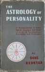 Rudhyar, Dane - THE ASTROLOGY OF PERSONALITY. A Reinterpretation of Astrological Concepts and Ideals in Terms of Contemporary Psychology and Philosophy.