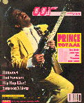 Diverse auteurs - Muziekkrant Oor 1986,  nr. 17,  met o.a. PRINCE (COVER + 7 p.), ROD STEWART (3 p.), VIRGIN PRUNES (2 p.), JOEY RAMONE (4 p.), goede staat (middelste pagina ligt los)