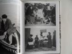 Pitcairn-Knowles, Richard. - The Edwardian Eye of Andrew Pitcairn-Knowles. 1871 - 1956. [ zeer fraai fotoboek met fotokatern van 110 zwart-wit foto`s ].