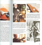 Oling, Bert  ..  Heinz Wallisch .. met bijdragen van H.P. Berkman en Eddy Determeyer - Muziek-Instrumenten .. Geillustreerde - Encyclopedie