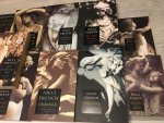 French, N. - Serie boeken (13) van Nicci French; de verborgen glimlach, het veilige huis, De rode kamer, bezeten van mij, medeplichtig, onderhuids, tot het voorbij is, De bewoonde wereld, Het geheugenspel, Wat te doen als iemand sterft, Vang me als ik val