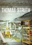 STRUTH, Thomas - Anette KRUSZYNSKI, Tobia BEZZOLA & James LINGWOOD [Red.] - Thomas Struth - Fotografien 1978-2010.