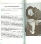 Berg, L. A. C. Van den .. A. M. L. Kortmann .. leraressen NXX met zwart wit foto's - Toevertrouwd aan jou.