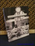 RESSELER, Karel; - DAGBOEK VAN EEN BEZETTE STAD. ANTWERPEN ONDER DE PINHELMEN 1914-1918,