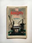 Grimshaw, Nigel - The Angry Valley           Stage 4 (1100 Word Vocabulary) (Longman Structural Readers)