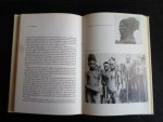 Boelaars, Dr.J. - Mandobo’s tussen de Digoel en de Kao, Bijdragen tot een etnografie, [Nieuw Guinea, Irian Jaya]