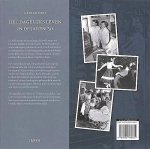 Heij , Herman . [ ISBN 9789058978851 ] 4319 - Het Dagelijks Leven in de Jaren '50 . (  Dit boek toont ons in prachtige, sfeervolle zwart-witfoto's het dagelijks leven in de jaren '50. Het was de tijd van hoelahoepen, petticoats en rock-'n-roll, van Berini's en buikschuivers. -