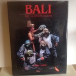 Leonard Lueras .fhotographed by R Ian Lloyd - Bali ,The Ultimate Island