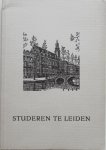 College Curatoren - Studeren te Leiden 1957/1958 Met los boekje practische gegevens blz 20 blz Tevens afwijzingsbrief