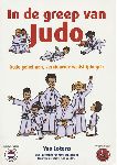 Lotens, Yos - In de greep van Judo. Oude geheimen, vernieuwde wedstrijdregels. Gesigneerd door de auteur.