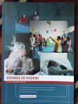 Alexandra van der Hilst - Voorbij de kaders, Activiteiten voor in de klas